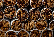 Illustration - Zigaretten - Sven Hoppe/dpa