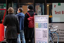 Corona-Test-Bus - Foto: Monika Skolimowska/dpa-Zentralbild/dpa