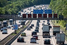 Autos - Foto: Fabian Sommer/dpa