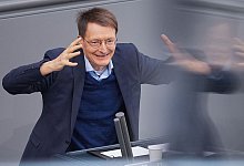 Gesundheitsminister Karl Lauterbach (SPD) spricht im Bundestag zur Impfpflicht. - Michael Kappeler/dpa