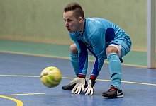 Er hält die Bälle... Chris Capelle ist eigentlich Feldspieler. - Egon Penner