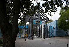 Ein- und Ausg&auml;nge von Columbiabad - Paul Zinken/dpa