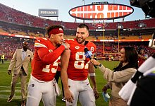Patrick Mahomes und Travis Kelce - Ed Zurga/AP/dpa