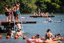 Badevergn&uuml;gen - Foto: Christoph Schmidt/dpa