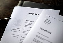 Bewerbungsunterlagen - Sina Schuldt/dpa/dpa-tmn