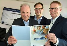 Stellen Gr&Atilde;&frac14;ndungsreport vor - Barbara Franke