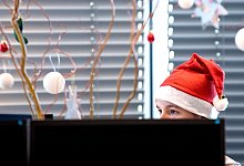 Weihnachten im Büro - Zacharie Scheurer/dpa-tmn