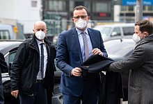 Spahn besucht Corona-Testzentrum - Foto: Bernd von Jutrczenka/dpa