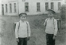 Am Hotel Bad Minden um 1920 - FOTO: FAMILIENCHRONIK/REPRO: N. CONTI