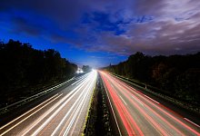 Autobahn - Julian Stratenschulte/dpa