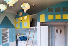 Geschwisterzimmer mit zus&auml;tzlicher Ebene durch Hochbett - Katrin Dzenus/dpa-tmn