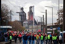 Kundgebung bei Thyssenkrupp Steel - Fabian Strauch/dpa