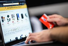 Rabattaktionen: Lohnen sich Black Friday und Cyber Monday? - Mohssen Assanimoghaddam/dpa/dpa-tmn