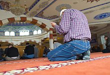 Berichterstattung von Vorurteilen gepr&auml;gt - SYMBOLFOTO: DPA