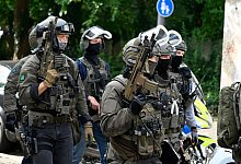 Einsatz eines Spezialeinsatzkommandos - Roberto Pfeil/dpa