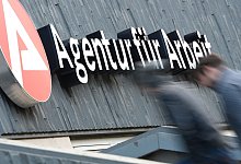 Agentur für Arbeit - Arne Dedert/dpa