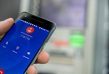 Nu aber fix die 116 116 anrufen und die Karten sperren. Manchmal tut es aber auch die Banking-App. - Franziska Gabbert/dpa-tmn