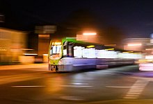 Nahverkehr - Julian Stratenschulte/dpa