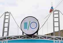 Das Logo der Entwicklerkonferenz Google I/O - Foto: Andrej Sokolow/dpa/Archivbild