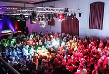 Hunky Dory Revival - Juliana Szabo