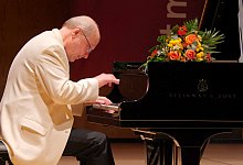 b1 - Thomas Kr&uuml;gler