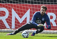 Nationaltorwart Kevin Trapp wird eine Halbzeit gegen Israel spielen. - Arne Dedert/dpa