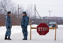 Stra&szlig;ensperre - Foto: Kvitkevich Sergey/ITAR-TASS/dpa