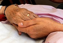 Sterbebegleitung. - dpa