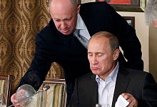 Putin und Prigoschin - -/AP/dpa
