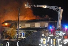 Schwierige L&ouml;scharbeiten - FOTO: ANDREAS EICKHOFF