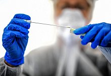 Coronatest - Foto: Britta Pedersen/dpa-Zentralbild/dpa/Archivbild