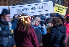 Gegen Corona-Beschr&auml;nkungen - Foto: Jens B&uuml;ttner/dpa-Zentralbild/dpa