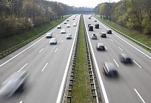 Reiseverkehr zum Start der Osterferien - Tobias Hase/dpa/dpa-tmn