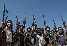 Huthi demonstrieren gegen die USA und Israel - Osamah Yahya/dpa