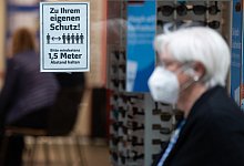 Maske - Foto: Tom Weller/dpa