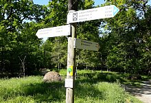 wanderwegeschild - Hajo G&auml;rtner