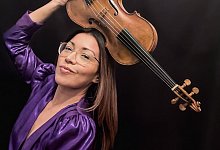 karla-enriquez-c-bei-der-kunstlerin - Bildrechte: Karla Enrique