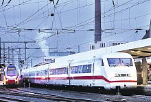 ice - 1 - Sarah Jonek