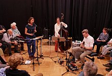 b1 - Thomas Kr&uuml;gler