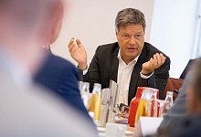 Paderborn, 11. Juli 2024: Vizekanzler und Wirtschaftsminister Robert Habeck wegen Neue Mobili&auml;t im Historischen Rathaus - Niklas T&uuml;ns