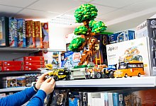 Weihnachtsgesch&auml;ft - Spielwaren - Symbolbild: Moritz Frankenberg/dpa