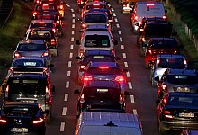 Zahl der Pendler gestiegen - die meisten fahren mit dem Auto - Oliver Berg