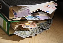 akten_geld - Symbolbild Pixabay