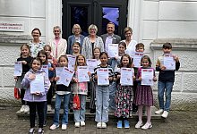 vorlesewettbewerb_2024_jury_finalisten - Stiftung f&uuml;r Lippe