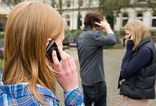 Sch&uuml;ler telefonieren - Verwendung weltweit