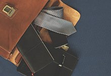 briefcase-1578138_1280 - Symbolbild: Pixabay/LUM3N