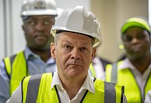 Kanzler Scholz in Afrika - (c) Copyright 2023, dpa (www.dpa.de). Alle Rechte vorbehalten