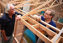 Holzhaus mit Uli Horaczek, freischaffend in kunst u kultur - Mike-Dennis M&uuml;ller