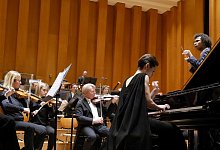 b1 - Thomas Kr&uuml;gler