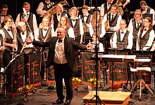 lothar-tarnow-glucklich-am-ende-des-konzertes - Orchester Vahlhausen